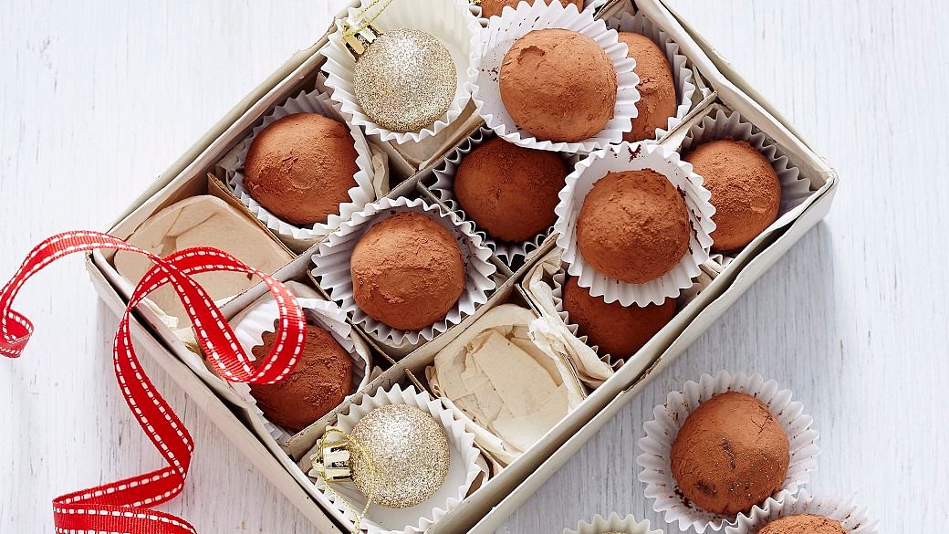 15-delicious-sweet-treats-to-make-for-everyone-on-your-nice-list-the