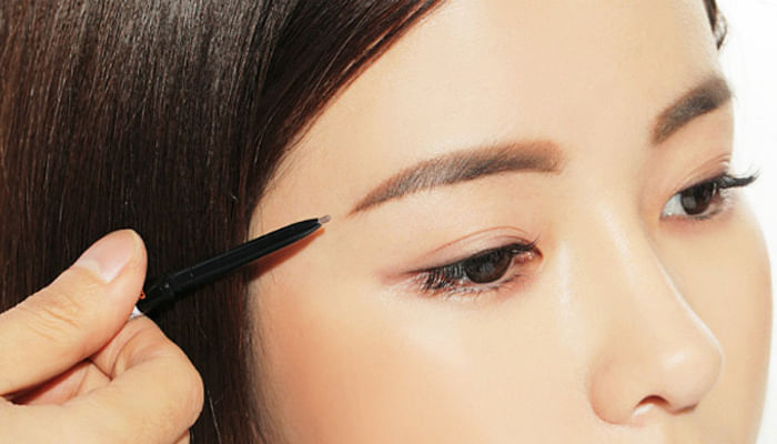 Here S How Makeup Artists Make Eyebrows Look Natural The Singapore