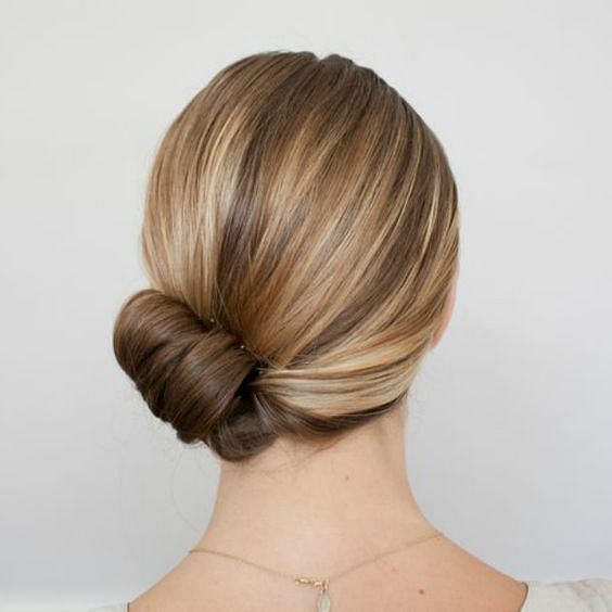 15 Quick And Easy Office Updos For Those Busy Mornings The