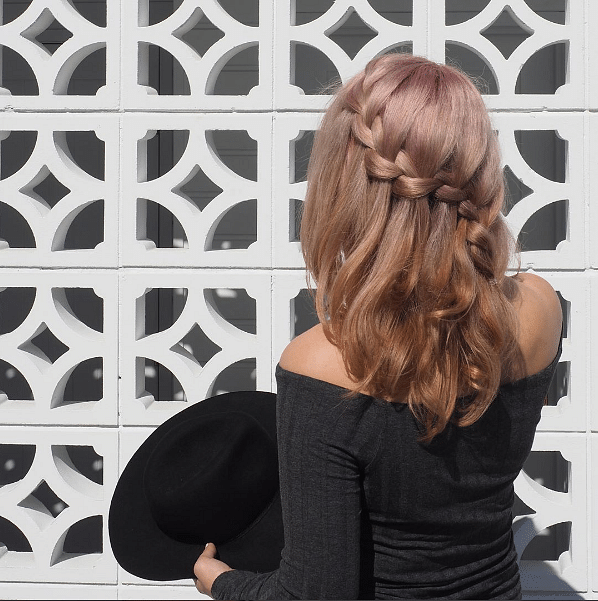 10 Easy And Romantic Hair Ideas For Date Night - The Singapore Women's  Weekly