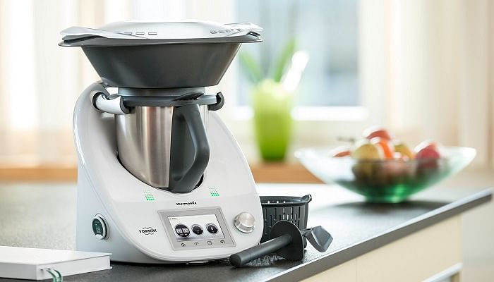 https://media.womensweekly.com.sg/public/2019/11/12-Must-Have-Kitchen-Gadgets-Thermomix-singapore-official-TM5-in-the-kitchen.jpg?compress=true&quality=80&w=480&dpr=2.6
