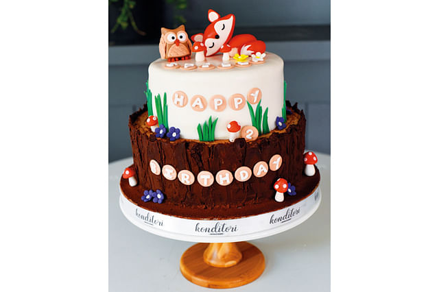 The Best Kids Birthday Cakes In Singapore The Singapore Women S Weekly - roblox birthday cake singapore