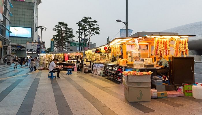 10 Best Flea Markets In Asia To Visit For Great Bargains The Singapore Women S Weekly