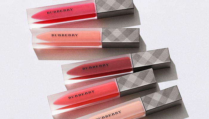 Lipstick Tips And Tricks From Burberry Makeup Artist Wendy Rowe - The  Singapore Women's Weekly