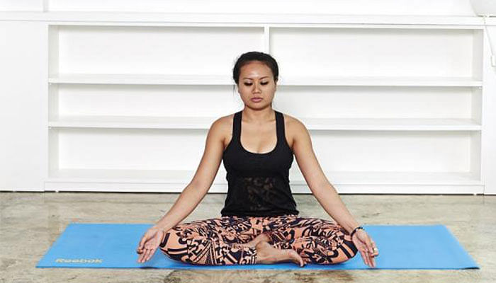 5 Yoga Poses to Do Before You Go To Sleep