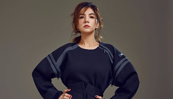 Ella Chen goes naked at home and other unusual habits of 