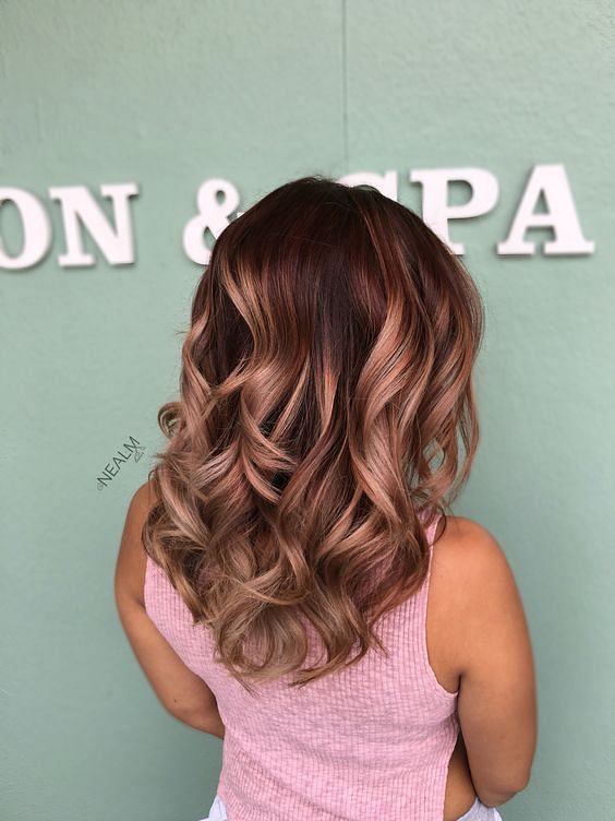 It S All About Gorgeous Rose Gold Hair See 10 Ways To Carry