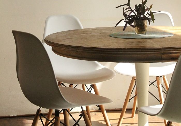 Right Dining Table For Your Flat, Round Table Round Table