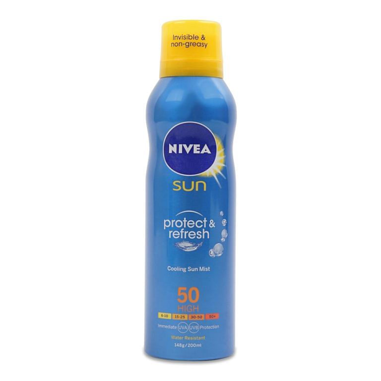 Tijd Legende Zeeanemoon These Spray-On Sunscreens Make Reapplication a Breeze