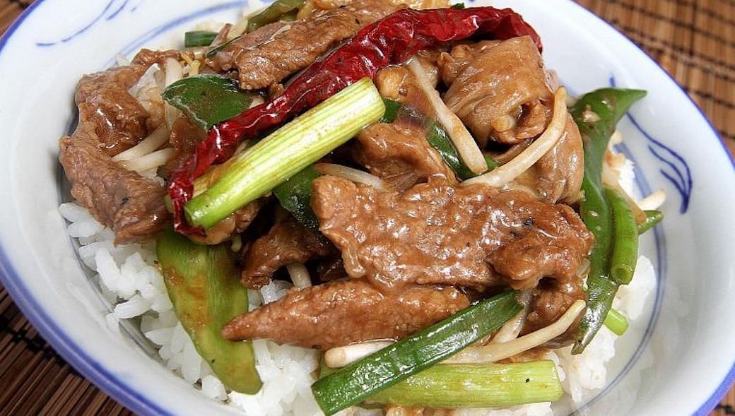 One Dish Meal: Stir-fried Beef on Rice - The Singapore Women's Weekly