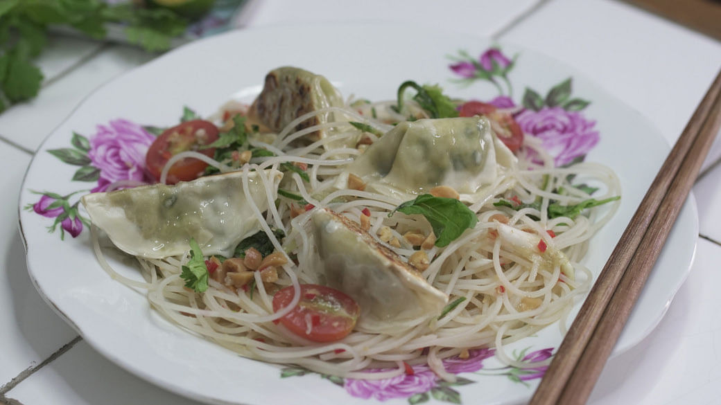 Easy Thaistyle Rice Noodle Salad With Gyoza Dumplings The Singapore