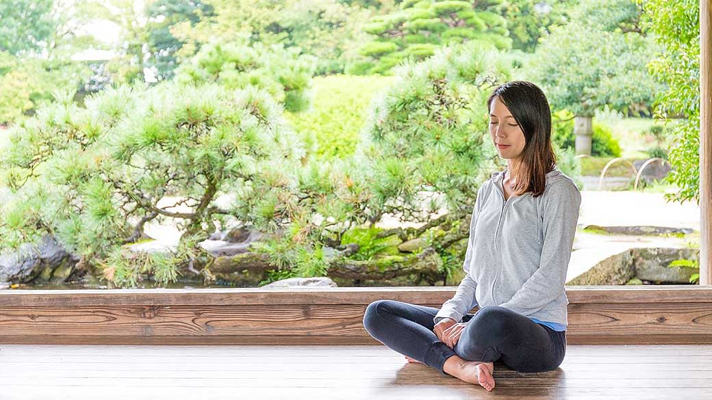 Feeling Stressed & Anxious? Here's How To Get Started On Meditation ...