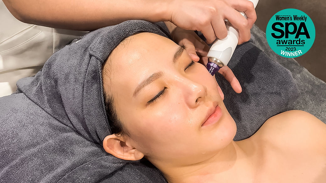 Get Glowing Skin In 30 Mins: Best Brightening Peel Treatment