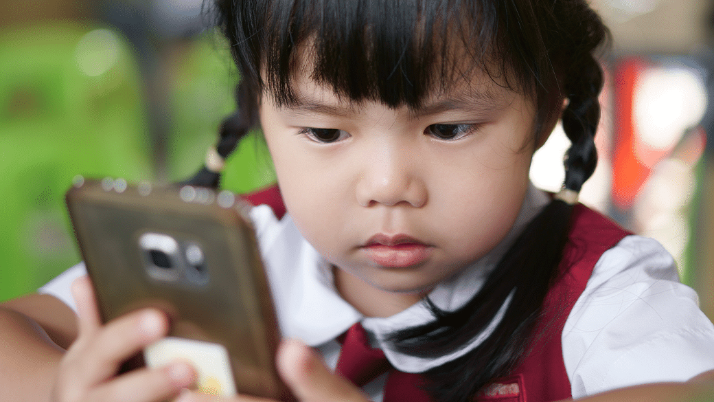 is-it-ok-to-give-your-child-unlimited-screen-time-if-they-re-sick
