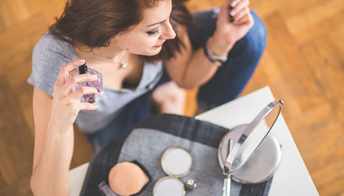 15 Secret Uses For Beauty Products Every Beauty Junkie Should Know_3