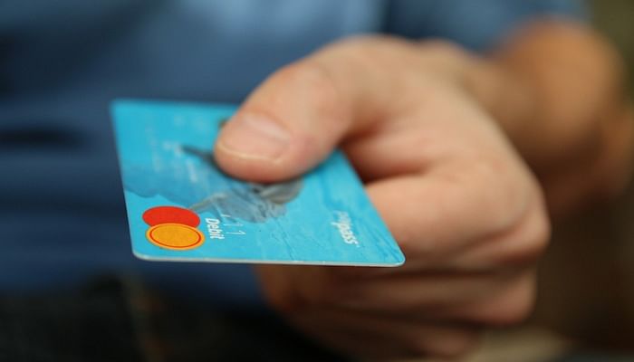 8 ways to prevent credit card fraud overseas