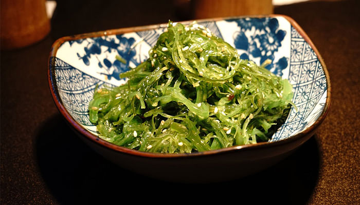 6 Tasty Yet Healthy Foods You Need In The Kitchen_Seaweed