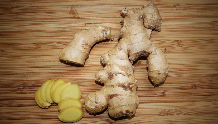 medicinal Foods whole and sliced ginger
