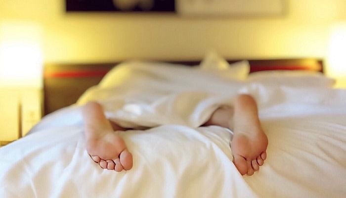 This Is Why Sleeping On Your Back Is The Best For Your Health_tummy-sleep