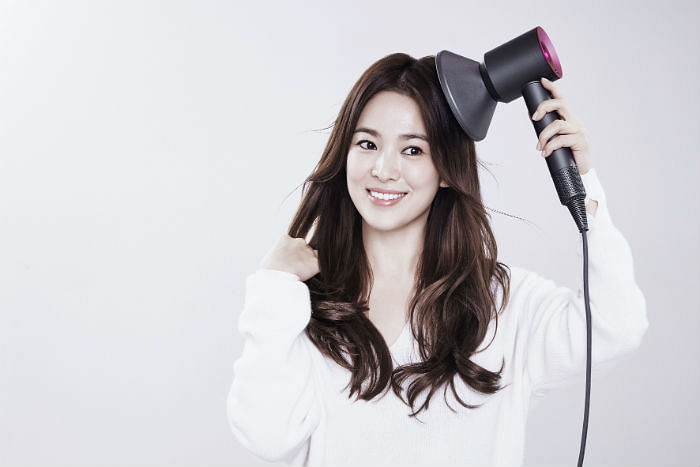 Your Step-By-Step Guide To Getting Soft Korean Curls Like Song Hye Kyo -  The Singapore Women's Weekly