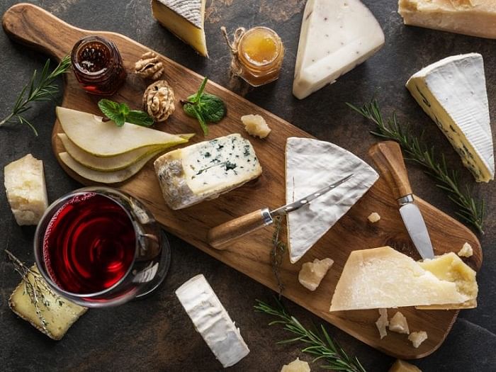 How To Arrange The Perfect Cheese Platter For A Home Party - The ...